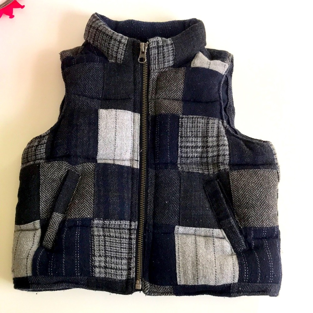 Gap wool& cotton—shell 60% wool, lining 100% cotton.
free